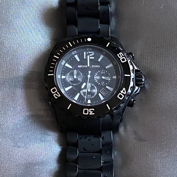 Michael Kors Watch - Picture 4 of 8
